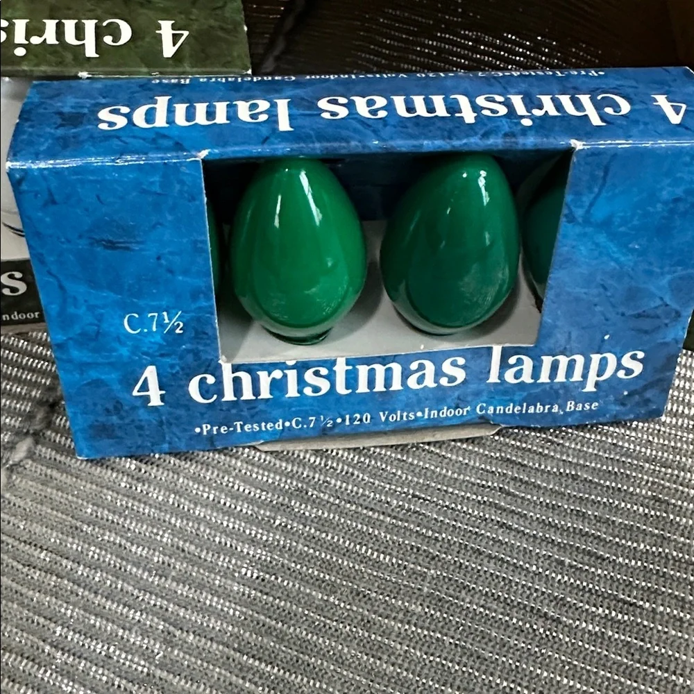 Vintage‎ Christmas Replacement Bulbs C 7 1/2 (5) C7 (1) And 2 120 Volts Fuses
